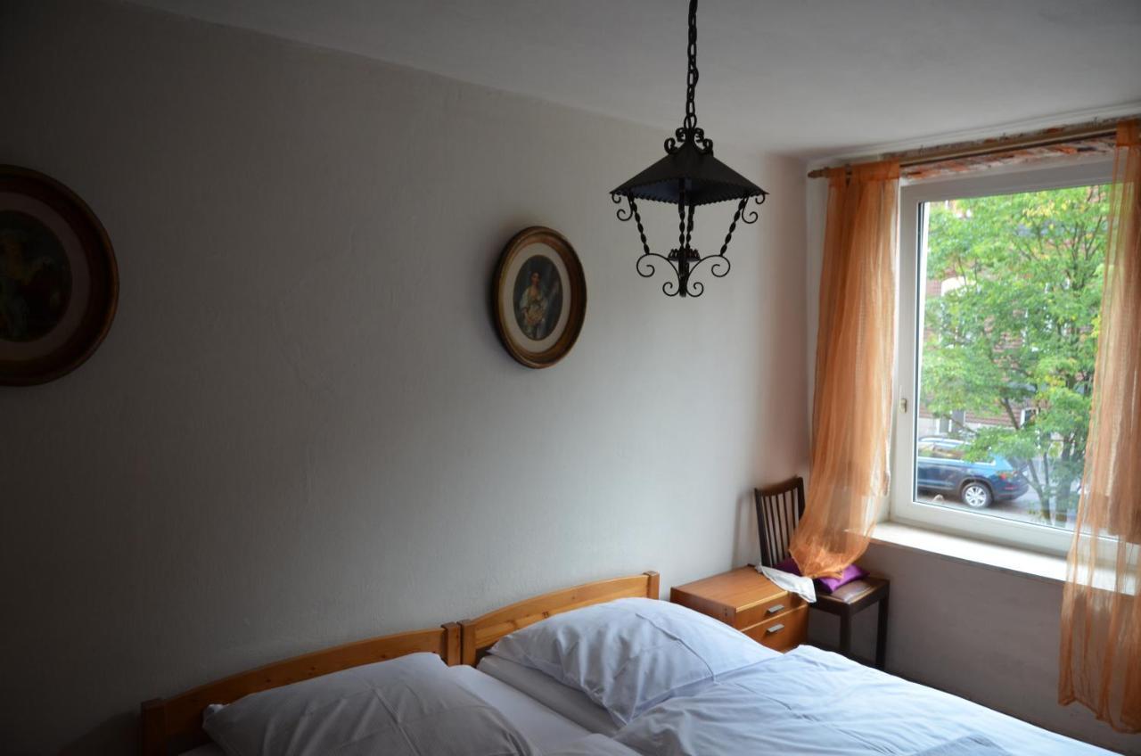Bed & Breakfast Altstadthotel Zum Goldenen Anker Lubeck